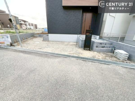 ���ԏ� ���ԃX�y�[�X��2�䕪����܂��I�Z�J���h�J�[�͂������A�o�C�N�⎩�]�ԂȂǂ��u���ꏊ�ɍ���܂���B