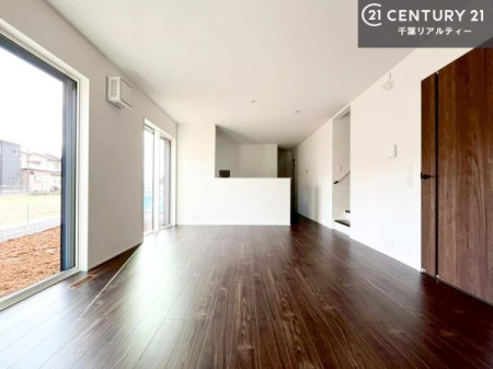 ���r���O �S�n�ǂ����r���O�͉Ƒ������R�ƏW�܂�܂��B�Ƒ��c�R�̎��Ԃ����������ł��B���Ƒ��ƁA����w�[���������Ԃ��߂��������ł��ˁB