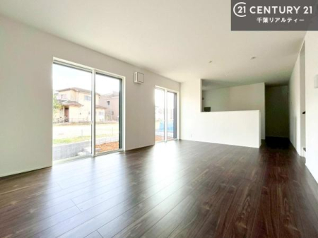 ���r���O �傫�ȑ����炽���Ղ�̗z���������閾�邢���r���O�B�J�����̂��郊�r���O�ŉƑ��c���̂��났�̎��Ԃ��߂����܂��I�����w�\�ł��I���񌻒n�ŗz������Ȃǂ��̊����������܂��I