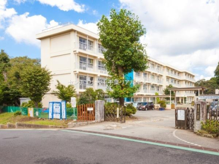 ���ӊ� �y���w�Z�z��t�s�����R���w�Z�F1240m