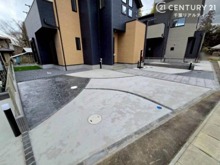 ���ԏ� ���ԃX�y�[�X��2�䕪����܂��I�Z�J���h�J�[�͂������A�o�C�N�⎩�]�ԂȂǂ��u���ꏊ�ɍ���܂���B