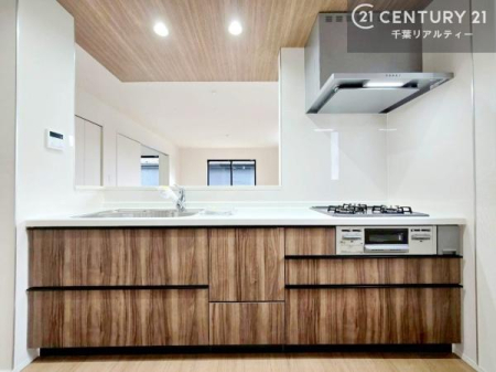 �L�b�`�� ��l�C�̑Ζʎ��V�X�e���L�b�`�����̗p���Ă��܂��I���Ƒ��̃R�~���j�P�[�V���������R�Ƒ�����݌v�ł��B
���q�l�ɂ��ڂ��͂��̂Ŋ������ł��ˁI�L�X�g���ĉ��K�ō�Ƃ��i�݂܂��B