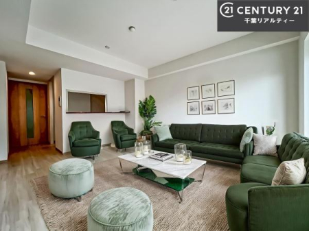 ���r���O �Ƌ��CG�p�[�X�ł��B�J�����̂���L�XLDK�I�\�t�@�[��_�C�j���O�e�[�u����u���Ă������ɂȂ�Ȃ��̂ŉ��K�ɉ߂����܂��I
�R�~���j�P�[�V���������₷�����r���O�ł��I