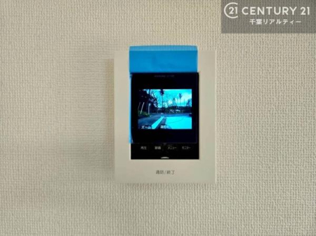 ���̑����� TV���j�^�[�t���C���^�[�z��������A�K��҂��f���Ŋm�F���Ă���Ή��ł��邽�߁A�h�Ɩʂ����S�ł��B���q�l�̂�����Ԏ��ɂ��S�����A���Ƒ��̈��S�E���S�ȕ�炵���T�|�[�g���܂��B