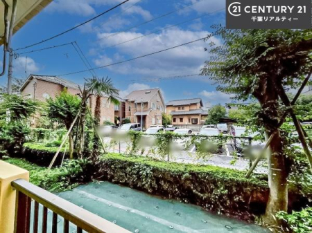 �Z�˂���̒��]�ʐ^ ������������Z��X�A���͂ɂ͍����������Ȃ��A�΂������󂪍L���J����������A
�z�����傫���Ղ��邱�Ƃ�����܂���B�C�����̗ǂ������ʂ蔲����X���݂ł��B