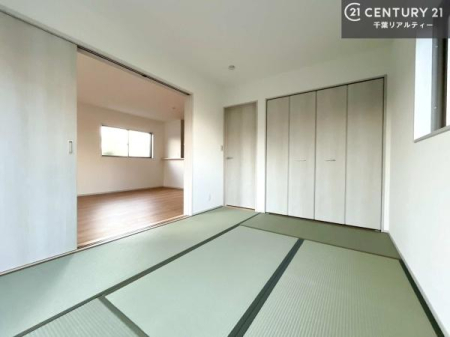 �a�� ���r���O�Ɨאڂ����a���ł��I�Ǝ��̋x�e�X�y�[�X��L�b�Y�X�y�[�X�Ƃ��Ċ��p����̂��悳�����ł��ˁI
�a���̎g�����͖�����I���[�X�y�[�X�������Ղ�ł��I