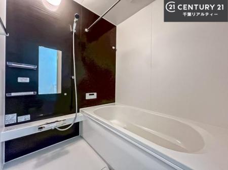 ���� �L�X�o�X�ň���̔������t���b�V���B�����L�΂���̂ŁA�����ɂ��������ƐZ����܂��ˁI�����̃o�X�^�C�����y���݂ɂȂ�܂��B