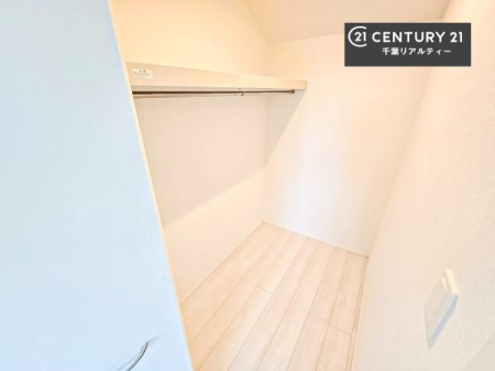 ���[ �E�H�[�N�C���N���[�[�b�g�t���ł��B��������̂��m���Ȃǂ����[���Ă��������ł��ˁI���ɂ���@�������ȂǋG�ߕ��̑傫�ȉƓd�����[�ł��܂��B