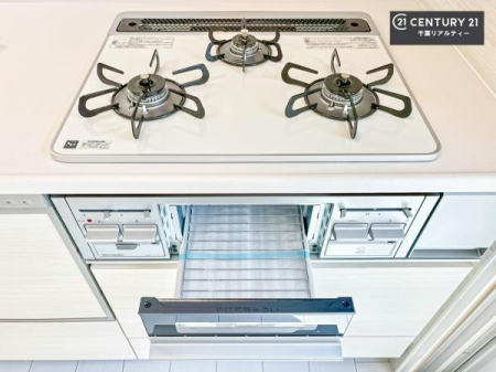 �L�b�`�� �R�����͎O������̂ł������̓����i�s���ł��܂��B
�������O�����t���ł��B�����X�y�[�X���L�X���Ă���׍�Ƃ����₷���I�g�����肪�ǂ��V�X�e���L�b�`���ł��I