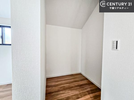 ���[ �E�H�[�N�C���N���[�[�b�g�t���ł��B��������̂��m���Ȃǂ����[���Ă��������ł��ˁI���ɂ���@�������ȂǋG�ߕ��̑傫�ȉƓd�����[�ł��܂��I