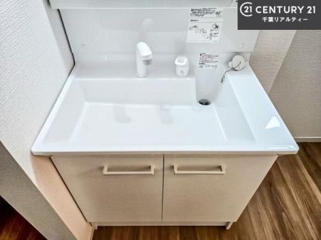 ���ʑ�E���ʏ� �[�����ʑ�{�E���́A�������˂ɂ����̂ł�����ꂪ�y�X�I���������ۂĂ܂��I
�L���C�Ȑ��ʏ��Ŏ��������̃��`�x�[�V�������オ��܂��ˁI