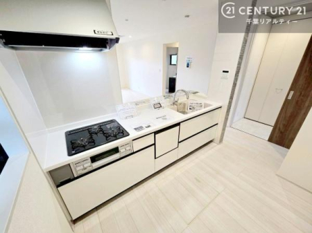 �L�b�`�� ��Ƃ肠�钲���X�y�[�X�ō�Ƃ����₷�����K�ȃL�b�`���ł��I
���q�l�ƈꏏ�ɂ��َq������y���߂�L�X�X�y�[�X�ł��B�y�����������ԂɂȂ肻���ł��ˁI