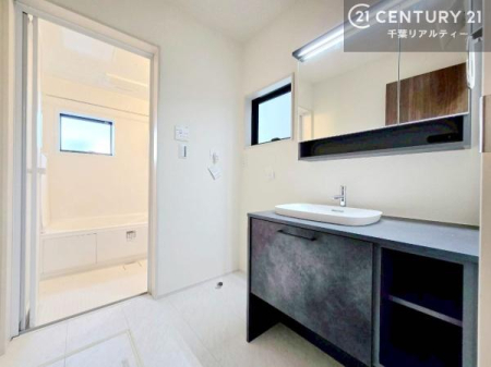 ���ʑ�E���ʏ� �g�Ȃ�𐮂�����ʏ��́A���������厖�ł��I������̐������̂��镵�͋C�����o�I�C�����悭���g�����������܂��B