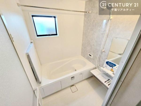 ���� ������Ƃ����������̂���o�X���[���I���K�ȃo�X�^�C��������܂��I
1���̔�����������Ɩ����Ă����f�G�ȃ����N�[�[�V������ԂɂȂ肻���ł��ˁB