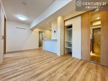 ���r���O �D�����z���܂肪���r���O����ł���ċ��S�n�̗ǂ���Ԃ����o���Ă���܂��I
���났�̎��Ԃ��߂����܂��I