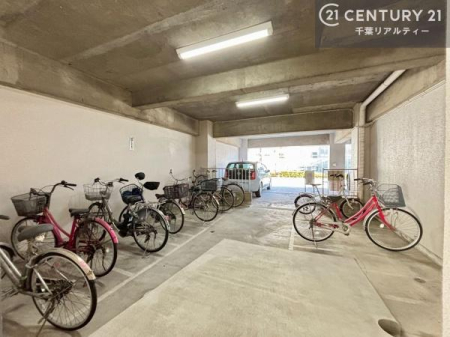 ���̑����p�� ���p�����E���֏�ł��B
���]�Ԃ�����΍s���͈͂��L���肨�o�����ɕ֗��ł��I�󂫏󋵂Ɋւ��Ă͂��C�y�ɂ��₢���킹��������