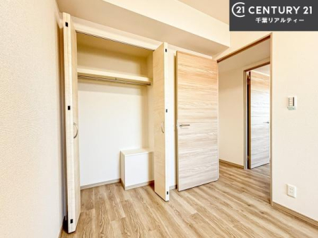 �q������ ���[�X�y�[�X�����Ă��܂��I�������X�b�L�����ڂ��鎖���ł��܂��ˁB
�Ƌ��I�΂Ȃ��V���v���ȃf�U�C���ׁ̈A�Ƌ��I�΂����C�ɓ���̋�ԍ�肪�ł������ł��ˁB