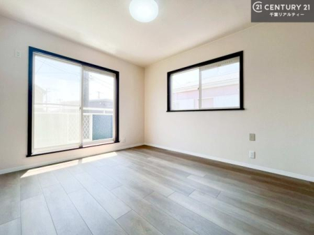 �m�� �o���R�j�[�ɖʂ��Ă���m���ł��B���邭�����肪����A���C����������ł��܂��I���N���āA�O�ɏo�Ĕw�L�т����[�ċz�����ǂ������}������邱�Ƃ��o�������ł��ˁI