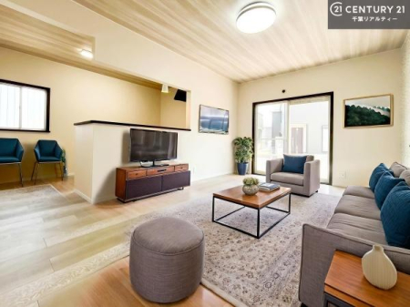 ���r���O �Ƌ��CG�p�[�X�ł��B�D�����z���܂肪���r���O����ł���ċ��S�n�̗ǂ���Ԃ����o���Ă���܂��I
���났�̎��Ԃ��߂����܂��I