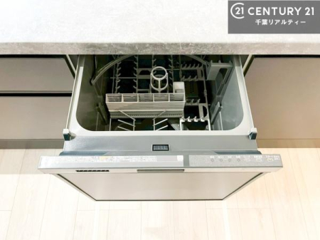 �L�b�`�� �H��@�t���̃L�b�`���ł��I�Z���������r��h�~�Ƃ��đ�ϊ��􂷂�֗��Ȏd�l�ł��I�r���g�C���Ȃ̂ŃL�b�`���̏ꏊ����炸�����X�y�[�X���L���g�����Ƃ��o���܂��I