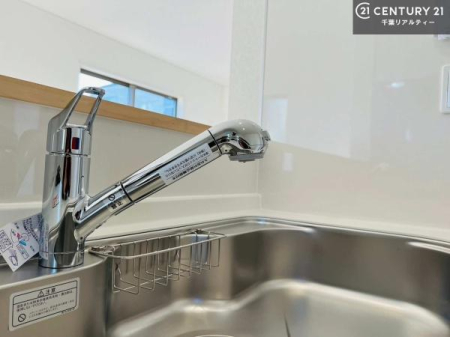 �L�b�`�� �y���d�l�z���C�h�ȃV���N�ł��ˁI�������˂ɂ������������₷���Ǝ����y�X�d�l�̃V�X�e���L�b�`���ł��I
�f�U�C�����Ƌ@�\�������˂��L�b�`���Ő�����������܂��ˁI