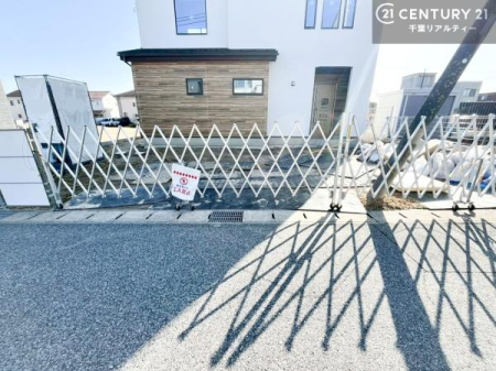 ���ԏ� ���ԃX�y�[�X��3�䕪����܂��I�Z�J���h�J�[�͂������A�o�C�N�⎩�]�ԂȂǂ��u���ꏊ�ɍ���܂���B