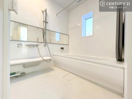 ���� �������������l�̕��͋C�̃o�X���[���́A�����o�Ă��ăo�X�^�C�����[���I
���d���撣���Ă��邲�J���ɂ��D�݂̓����̓����܂����āA�y����ł݂Ă͂������ł��傤���H