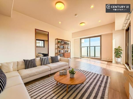 ���r���O �Ƌ��CG�p�[�X�ł��B�S�n�ǂ����r���O�͉Ƒ������R�ƏW�܂�܂��B�Ƒ��c�R�̎��Ԃ����������ł��B���Ƒ��ƁA����w�[���������Ԃ��߂��������ł��ˁB