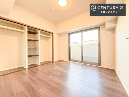 �q������ ���[�X�y�[�X�����Ă��܂��I�������X�b�L�����ڂ��鎖���ł��܂��ˁB
�Ƌ��I�΂Ȃ��V���v���ȃf�U�C���ׁ̈A�Ƌ��I�΂����C�ɓ���̋�ԍ�肪�ł������ł��ˁB