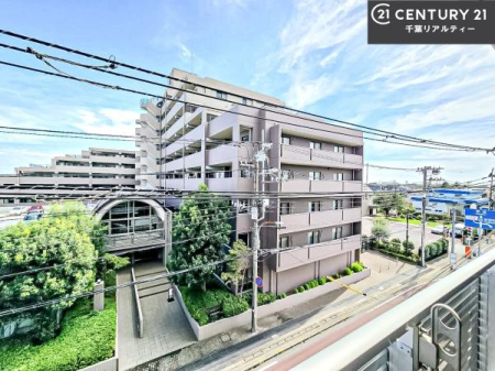 �Z�˂���̒��]�ʐ^ ������������Z��X�A���͂ɂ͍����������Ȃ��A�΂������󂪍L���J����������A
�z�����傫���Ղ��邱�Ƃ�����܂���B�C�����̗ǂ������ʂ蔲����X���݂ł��B