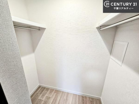 ���[ �E�H�[�N�C���N���[�[�b�g�t���ł��B��������̂��m���Ȃǂ����[���Ă��������ł��ˁI���ɂ���@�������ȂǋG�ߕ��̑傫�ȉƓd�����[�ł��܂��B