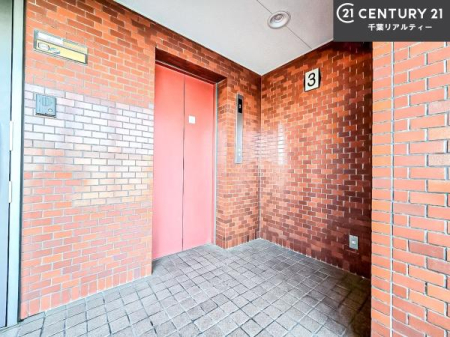 ���̑����p�� �G���x�[�^�[�����ŁA�����̈ړ����X���[�Y�B��K�ւ̃A�N�Z�X�����K�Ȃ��߁A���N�z�̕��⏬���Ȃ��q���܂����邲�ƒ�ɂ����S�ł��B���K���Ɨ��֐������˔������Z�܂��ł��B