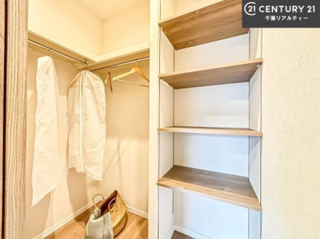 ���[ �E�H�[�N�C���N���[�[�b�g�t���ł��B��������̂��m���Ȃǂ����[���Ă��������ł��ˁI���ɂ���@�������ȂǋG�ߕ��̑傫�ȉƓd�����[�ł��܂��I