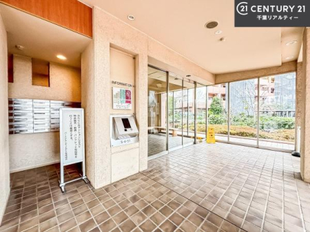 �G���g�����X ��؂Ȃ��q�l�����o�}������G���g�����X�B�z��������ǂ��S�n�̗ǂ���Ԃł��B