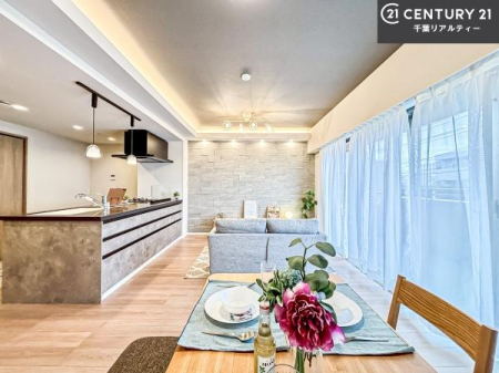 ���r���O �S�n�ǂ����r���O�͉Ƒ������R�ƏW�܂�܂��B�Ƒ��c�R�̎��Ԃ����������ł��B���Ƒ��ƁA����w�[���������Ԃ��߂��������ł��ˁB