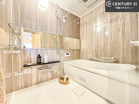 ���� �������������l�̕��͋C�̃o�X���[���́A�����o�Ă��ăo�X�^�C�����[���I
���d���撣���Ă��邲�J���ɂ��D�݂̓����̓����܂����āA�y����ł݂Ă͂������ł��傤���H