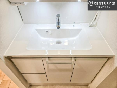 ���ʑ�E���ʏ� �[�����ʑ�{�E���́A�������˂ɂ����̂ł�����ꂪ�y�X�I���������ۂĂ܂��I
�L���C�Ȑ��ʏ��Ŏ��������̃��`�x�[�V�������オ��܂��ˁI