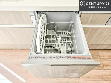 �L�b�`�� �H��@�t���̃L�b�`���ł��I�Z���������r��h�~�Ƃ��đ�ϊ��􂷂�֗��Ȏd�l�ł��I�r���g�C���Ȃ̂ŃL�b�`���̏ꏊ����炸�����X�y�[�X���L���g�����Ƃ��o���܂��I