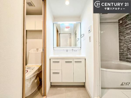 ���ʑ�E���ʏ� �O�ʋ��d�l�̐��ʏ��́A�g�����Ȃ݂����₷������I���͎��[�ɂȂ��Ă��܂��B�h���C���[�₨���ϓ����Еt������̂Ő��ʑ������X�b�L���ƌ����邱�Ƃ��o���܂��I