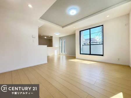 ���r���O �傫�ȑ����炽���Ղ�̗z���������閾�邢���r���O�B�J�����̂��郊�r���O�ŉƑ��c���̂��났�̎��Ԃ��߂����܂��I�����w�\�ł��I���񌻒n�ŗz������Ȃǂ��̊����������܂��I