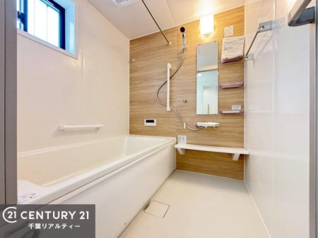 ���� �������������l�̕��͋C�̃o�X���[���́A�����o�Ă��ăo�X�^�C�����[���I
���d���撣���Ă��邲�J���ɂ��D�݂̍���̓����܂����āA�y����ł݂Ă͂������ł��傤���H