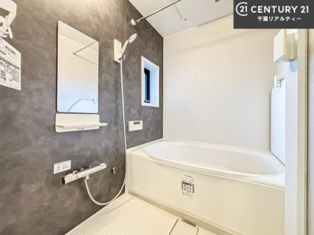 ���� �������������l�̕��͋C�̃o�X���[���́A�����o�Ă��ăo�X�^�C�����[���I
���d���撣���Ă��邲�J���ɂ��D�݂̓����̓����܂����āA�y����ł݂Ă͂������ł��傤���H