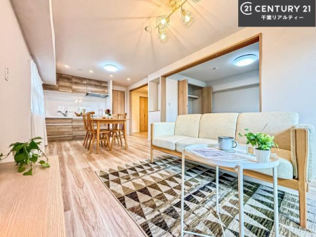 ���r���O �S�n�ǂ����r���O�͉Ƒ������R�ƏW�܂�܂��B�Ƒ��c�R�̎��Ԃ����������ł��B���Ƒ��ƁA����w�[���������Ԃ��߂��������ł��ˁB���邭�J���I�ȋ�Ԃł��B