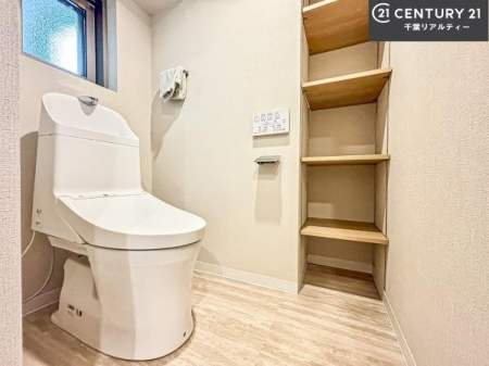 �g�C�� �������֍��ɂ��A�~��͕֍����g�����ł���̂ŗ₽���֍��ɍ��炸�ɍςފ������d�l�ł��I�V���v���ȃJ���[����Ƃ��Ă���̂ŁA������ꂪ���₷���ł��B