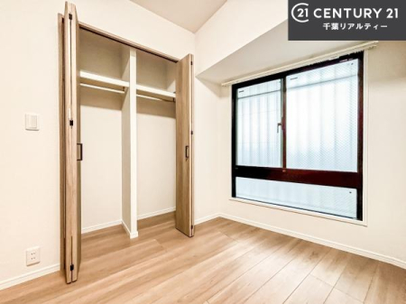 �Q�� �V���v���Ƀf�U�C������Ă��邽�߁A�Ƌ��I�т܂���I
���C�ɓ���̉Ƌ��u���Ă��낰���Ԃ���邱�Ƃ��ł��܂��B