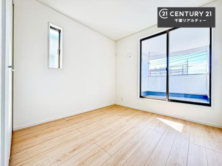 �Q�� �o���R�j�[�ɖʂ��Ă���m���ł��B���邭�����肪����A���C����������ł��܂��I���N���āA�O�ɏo�Ĕw�L�т����[�ċz�����ǂ������}������邱�Ƃ��ł��܂��B