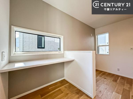 �m�� �V���v���Ƀf�U�C������Ă��邽�߁A�Ƌ��I�т܂���I
���C�ɓ���̉Ƌ��u���Ă��낰���Ԃ���邱�Ƃ��ł��܂��B