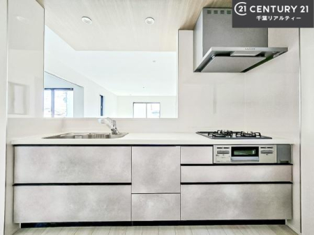 �L�b�`�� ��Ƃ����₷���V�X�e���L�b�`���ł��I���[����������t���Ă���̂ŁA�����X�y�[�X�ɕ���u���Ȃ��čςނ̂ŁA�L�X�g���āA���K�ɍ�Ƃ��ł��܂��I