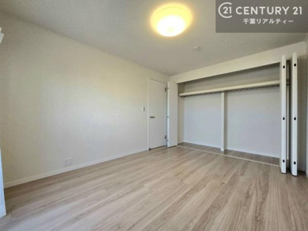 �Q�� ���[�X�y�[�X�����Ă��܂��I�������X�b�L�����ڂ��鎖���ł��܂��ˁB
�Ƌ��I�΂Ȃ��V���v���ȃf�U�C���ׁ̈A�Ƌ��I�΂����C�ɓ���̋�ԍ�肪�ł������ł��ˁB