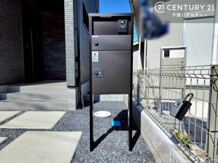 ���̑� �Ɨ��|�X�g��������ˌ��ďZ��B���֎������������Ƃ�����ۂŁA�X�֕��̎󂯎����X���[�Y�ɍs���܂��B�Z�܂��̊O�ςɂ����a�����g������̗ǂ��ݔ��ł��B